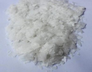 White flake sodium hydroxide with strong corrosivity